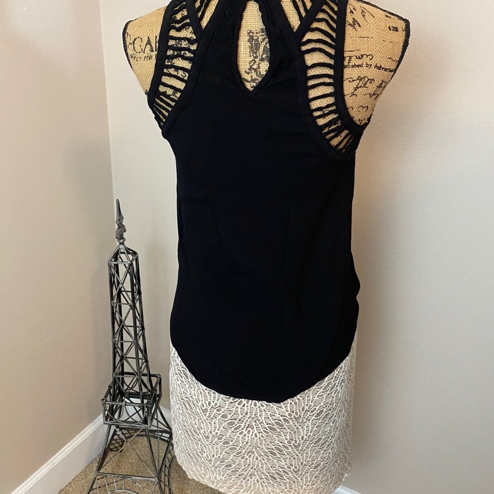 The Limited Sze 8 cream skirt w/bonus top included - Picture 10 of 10